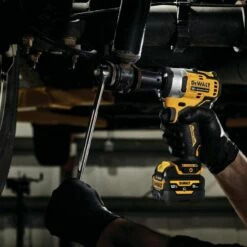DEWALT Boulonneuse 1/2" XR 12V 5Ah Brushless - DCF901P1-QW -Bosch Soldes Magasin dewalt boulonneuse 12 xr 12v 5ah brushless dcf901p1 qw 4
