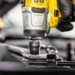 DEWALT Boulonneuse à Chocs 3/8'' 12V 2Ah Brushless - DCF902D2-QW -Bosch Soldes Magasin dewalt boulonneuse a chocs 38 12v 2ah brushless dcf902d2 qw 4