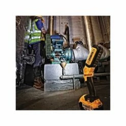 DEWALT Lampe LED Faisceau Large 18V XR - DCL050-XJ -Bosch Soldes Magasin dewalt lampe led faisceau large 18v xr dcl050 xj 5