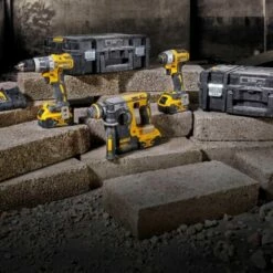 DEWALT Pack Perceuse Viss Percu + Perfo SDS-plus + Viss à Chocs 18V 3x5Ah - DCK368P3T-QW 11 DEWALT Pack Perceuse Viss Percu + Perfo SDS-plus + Viss à Chocs 18V 3x5Ah - DCK368P3T-QW -Bosch Soldes Magasin dewalt pack perceuse viss percu perfo sds plus viss a chocs 18v 3x5ah dck368p3t qw 5