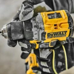 DEWALT Perceuse Visseuse POWERSTACK 18V 5Ah - DCD800H2T-QW -Bosch Soldes Magasin dewalt perceuse visseuse powerstack 18v 5ah dcd800h2t qw 2