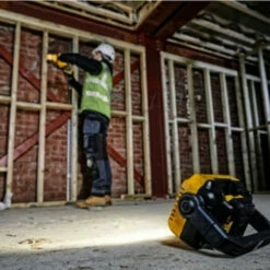 DEWALT Projecteur De Chantier Compact 12 18 54 V XR Solo - DCL077-XJ -Bosch Soldes Magasin dewalt projecteur de chantier compact 12 18 54 v xr solo dcl077 xj 5