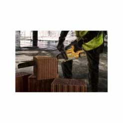 DEWALT Scie Alligator 450mm 54V 2Ah XR FLEXVOLT - DCS398T2 -Bosch Soldes Magasin dewalt scie alligator 450mm 54v 2ah xr flexvolt dcs398t2 4