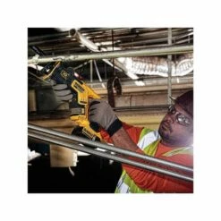 DEWALT Scie Sabre XR 18V 5Ah - DCS367P2 -Bosch Soldes Magasin dewalt scie sabre xr 18v 5ah dcs367p2 4