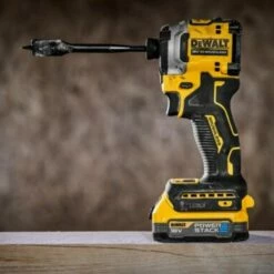 DEWALT Visseuse à Chocs XR 18V 1.7Ah - Powerstack - DCF850E2T-QW -Bosch Soldes Magasin dewalt visseuse a chocs xr 18v 17ah powerstack dcf850e2t qw 3