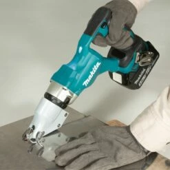 MAKITA Cisaille 18V 2.0mm Solo - DJS200Z -Bosch Soldes Magasin makita cisaille 18v 20mm solo djs200z 5