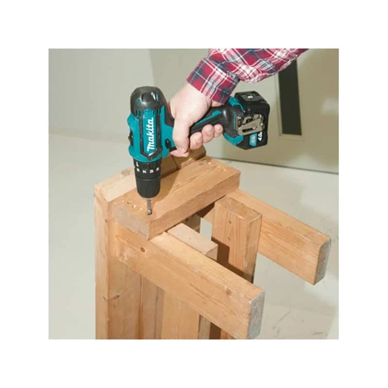 MAKITA Perceuse Visseuse Percussion 10,8V 2Ah - HP331DWAE 2 MAKITA Perceuse Visseuse Percussion 10,8V 2Ah - HP331DWAE – Image 2