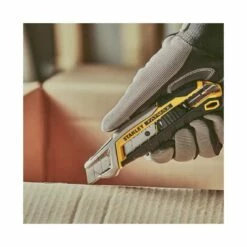 STANLEY Cutter 18mm Quick Snap FatMax Bouton Poussoir - FMHT10594-0 -Bosch Soldes Magasin stanley cutter 18mm quick snap fatmax bouton poussoir fmht10594 0 2