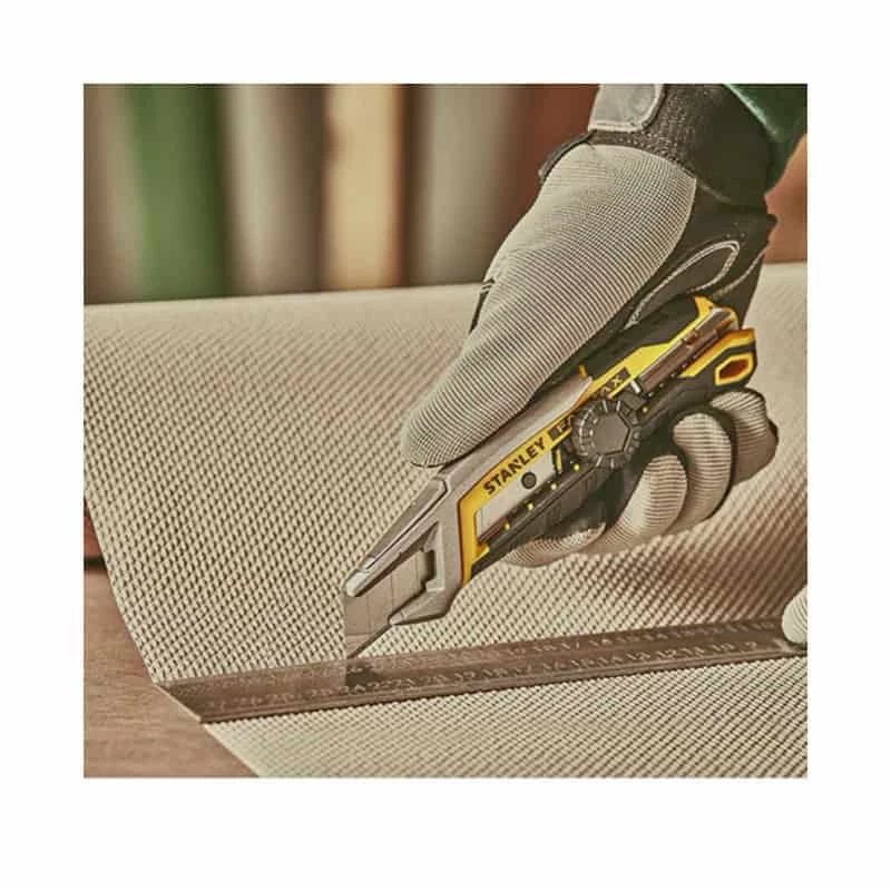 STANLEY Cutter 18mm Quick Snap FatMax Molette Crantée - FMHT10592-0 4 STANLEY Cutter 18mm Quick Snap FatMax Molette Crantée - FMHT10592-0 – Image 4