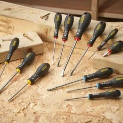 STANLEY Set De 12 Tournevis : élec, Méca, Phillips Et Pozi - FMHT65426-0 8 STANLEY Set De 12 Tournevis : élec, Méca, Phillips Et Pozi - FMHT65426-0 -Bosch Soldes Magasin stanley set de 12 tournevis elec meca phillips et pozi fmht65426 0 3